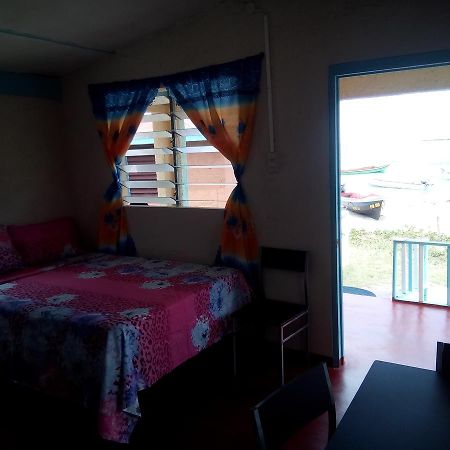 Waikiki Guest House تريجر آيلاند بيتش المظهر الخارجي الصورة