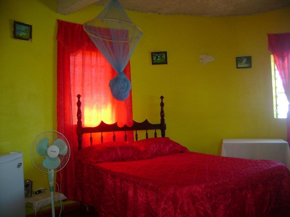 Waikiki Guest House تريجر آيلاند بيتش الغرفة الصورة