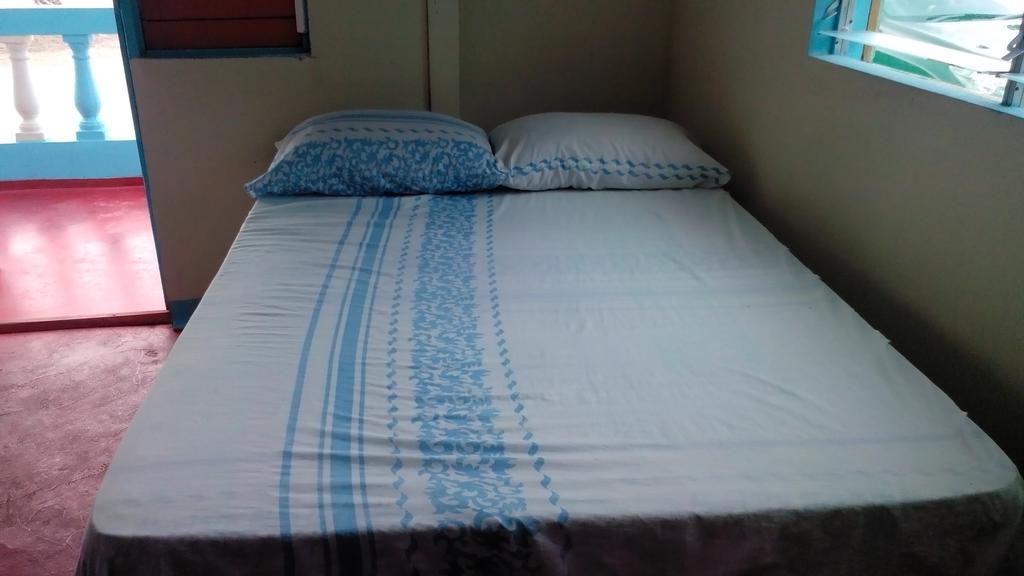 Waikiki Guest House تريجر آيلاند بيتش الغرفة الصورة